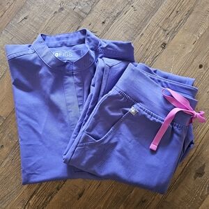 Figs Scrub Set in Rare Amethyst